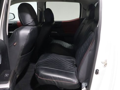 Used 2017 Toyota Tacoma SR5 image 16