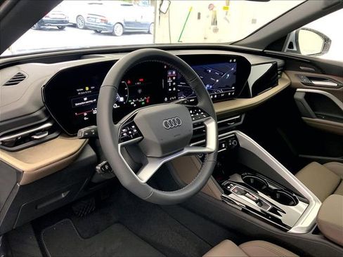 New 2025 Audi Q5 Premium Plus AWD/4WD image 3