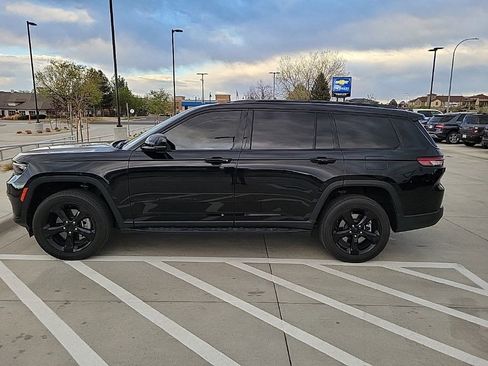 Used 2023 Jeep Grand Cherokee L Laredo image 8