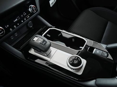 New 2026 Mitsubishi Outlander ES FWD image 32