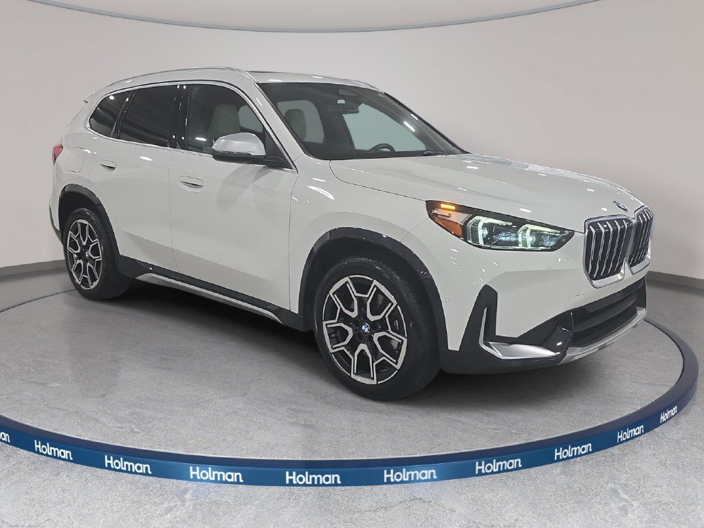 Certified 2023 BMW X1 xDrive28i w/ Convenience Package AWD/4WD image 3