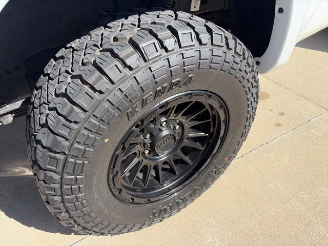 Used 2022 Toyota Tacoma SR AWD/4WD image 4