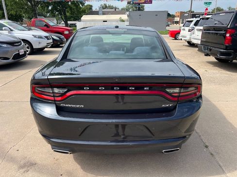 Used 2018 Dodge Charger SXT RWD image 6