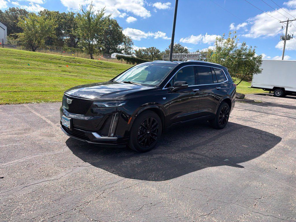 Used 2021 Cadillac XT6 Premium Luxury w/ LPO, ONYX Package AWD/4WD image 7