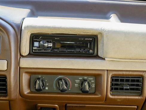 Used 1994 Ford Bronco Eddie Bauer image 27