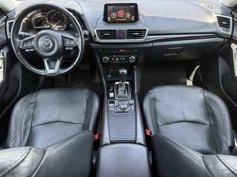 Used 2018 MAZDA MAZDA3 Grand Touring w/ Premium Equipment Package FWD image 10