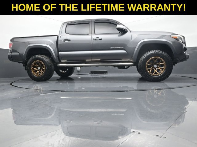 Used 2016 Toyota Tacoma Limited w/ Towing Package AWD/4WD image 49