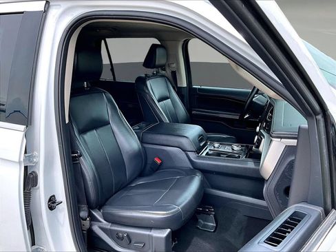 Used 2024 Ford Expedition XLT AWD/4WD image 33