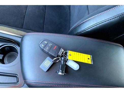 Used 2025 Dodge Durango GT AWD/4WD image 14