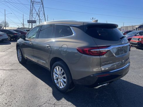 Used 2020 Buick Enclave Essence w/ Sound and Sites Package image 3