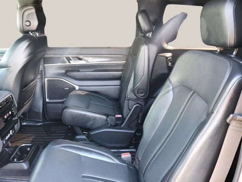 Used 2022 Jeep Wagoneer Series III w/ Flexible Seating Group RWD image 15