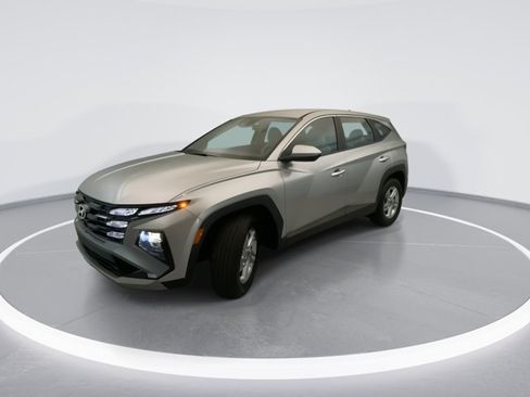 Certified 2026 Hyundai Tucson SE FWD image 8