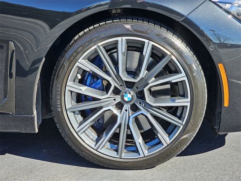 Used 2022 BMW 740i 740i w/ M Sport Package image 13