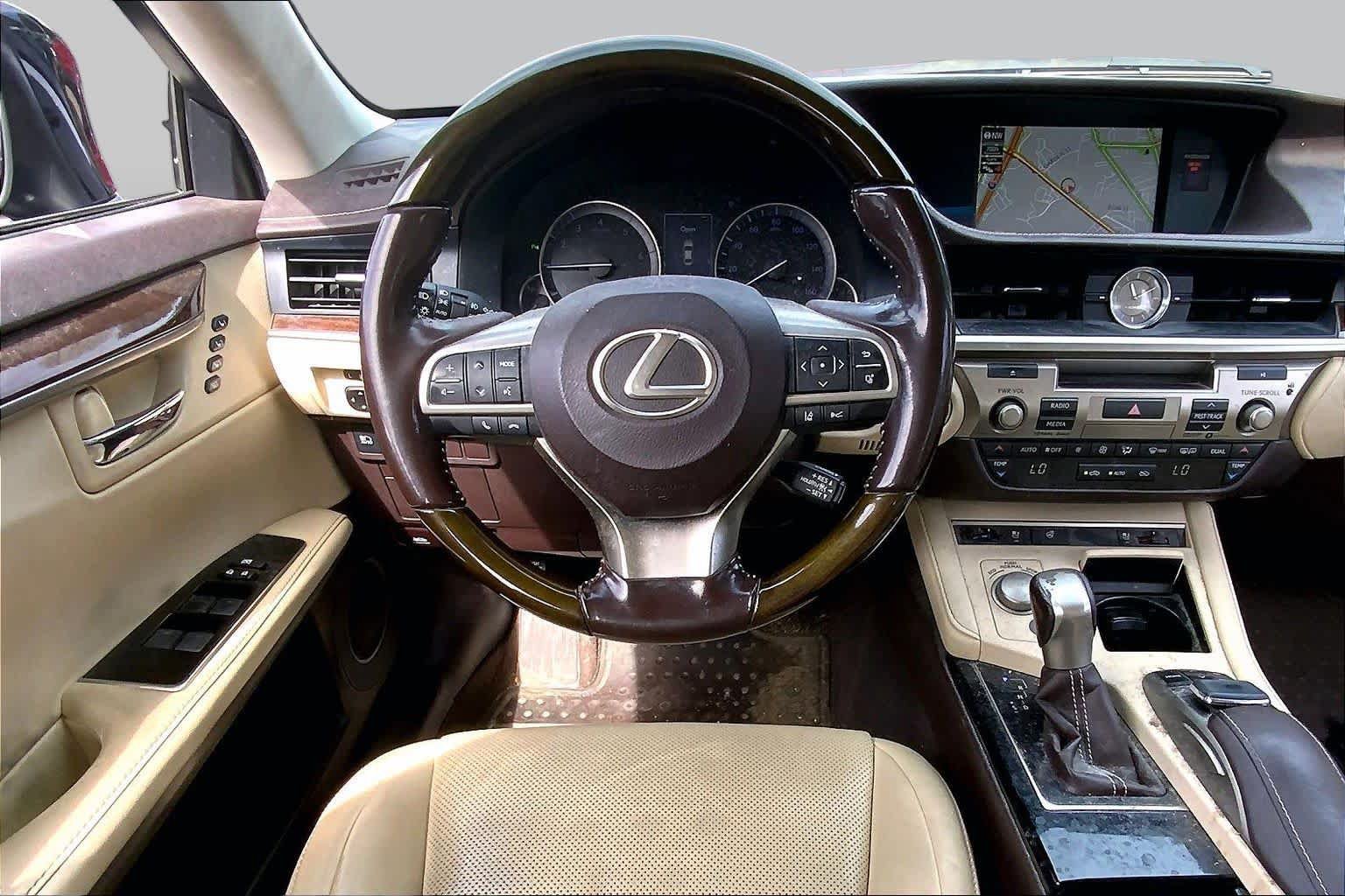 Used 2017 Lexus ES 350 FWD image 6