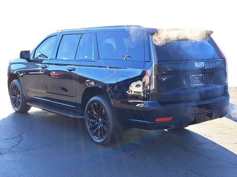 Used 2024 Cadillac Escalade ESV Sport w/ LPO, ONYX Package image 6