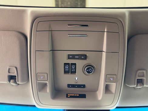 Used 2019 Chevrolet Suburban Premier w/ Premier Plus Edition AWD/4WD image 47