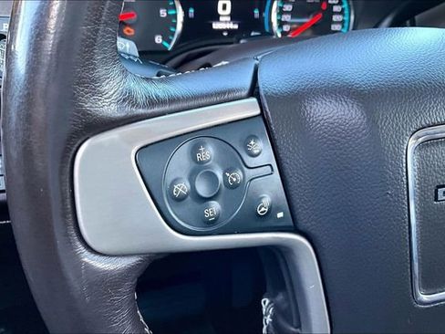 Used 2018 GMC Yukon Denali image 18