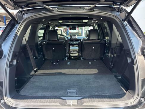 Used 2025 Honda Pilot TrailSport image 18
