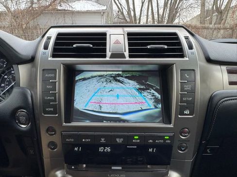 Used 2019 Lexus GX 460 image 21
