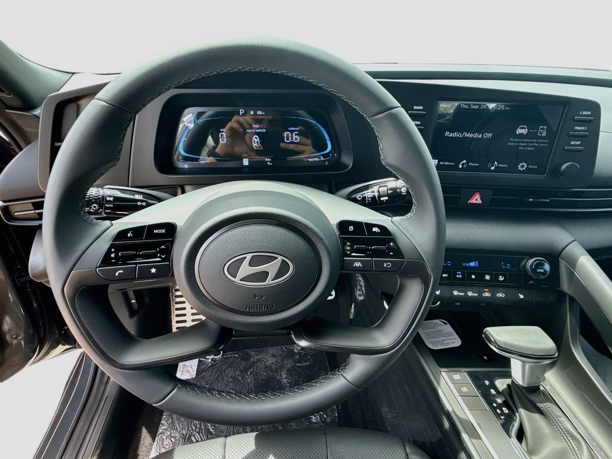 New 2026 Hyundai Elantra SEL Sport FWD image 8