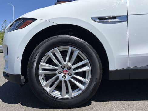 Used 2019 Jaguar F-PACE Prestige AWD/4WD image 11