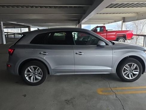 Used 2023 Audi Q5 2.0T Premium w/ Convenience Package image 3