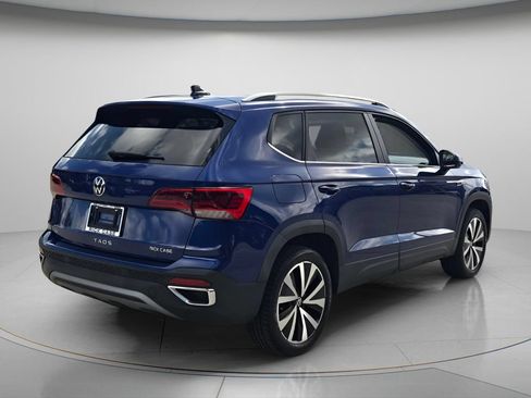 Certified 2023 Volkswagen Taos SE w/ Panoramic Sunroof Package FWD image 6