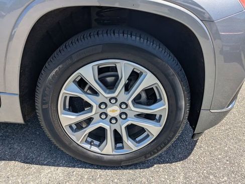 Used 2020 Chevrolet Traverse Premier w/ LPO, 'HIT The Road' Package FWD image 11