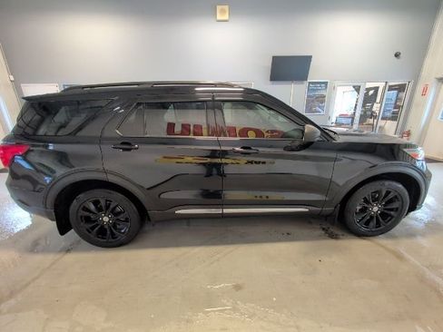 Certified 2021 Ford Explorer XLT image 6