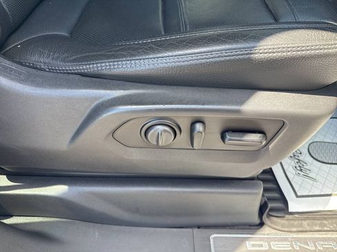 Used 2020 GMC Sierra 1500 Denali w/ Denali Ultimate Package AWD/4WD image 29