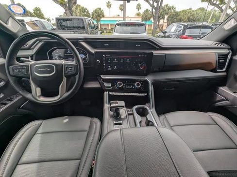 Used 2025 GMC Sierra 1500 Denali image 16