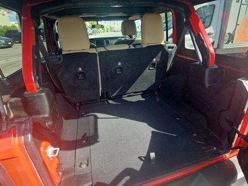 Used 2018 Jeep Wrangler Unlimited Sport S image 9