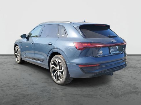 Used 2024 Audi Q8 e-tron Premium Plus image 4