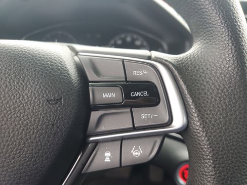 Used 2018 Honda Accord EX image 27