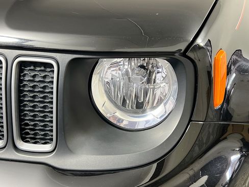 Used 2023 Jeep Renegade Latitude AWD/4WD image 11