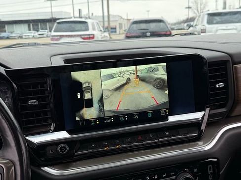 Used 2022 Chevrolet Silverado 1500 High Country w/ High Country Premium Package image 5