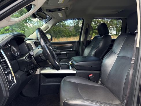 Used 2017 RAM 1500 Laramie w/ Convenience Group AWD/4WD image 12