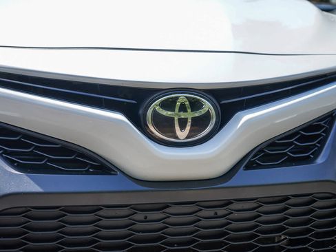 Used 2022 Toyota Camry SE w/ Carpet Mat Package (TMS) FWD image 11