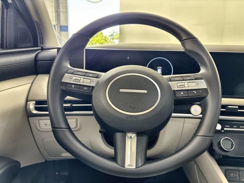 Used 2025 Hyundai Tucson SEL FWD image 11