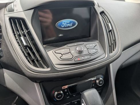 Used 2016 Ford Escape SE w/ Equipment Group 201A FWD image 15