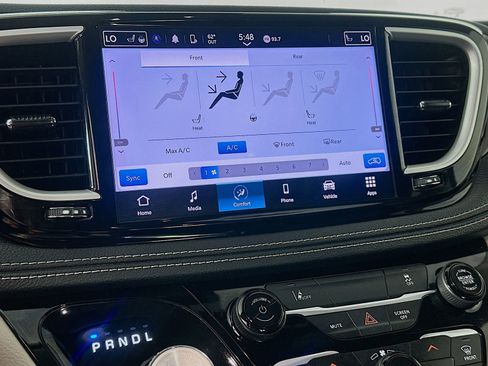 Used 2022 Chrysler Pacifica Touring-L FWD image 15