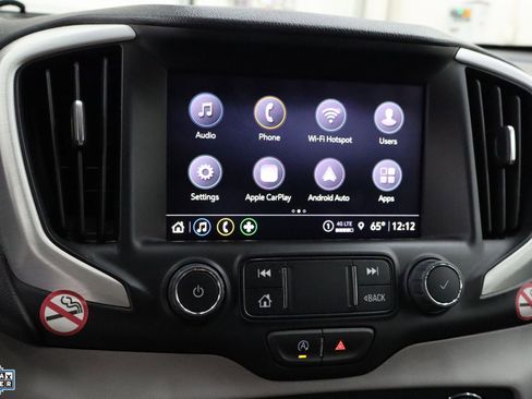 Used 2024 GMC Terrain SLT image 23