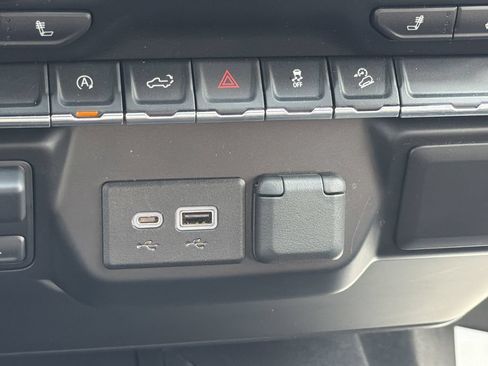 Used 2021 Chevrolet Silverado 1500 RST AWD/4WD image 7