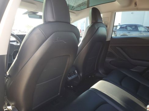 Used 2020 Tesla Model 3 Standard Range image 18