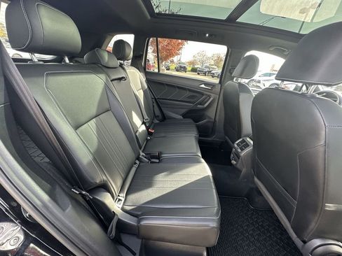 Used 2022 Volkswagen Tiguan SE R-Line image 26