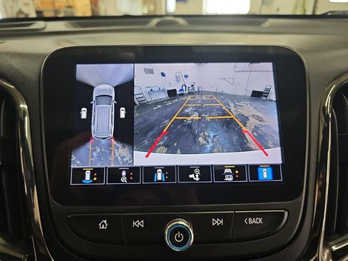 Used 2022 Chevrolet Equinox RS w/ Infotainment Package AWD/4WD image 24