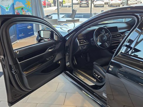Used 2021 BMW M760i xDrive AWD/4WD image 66