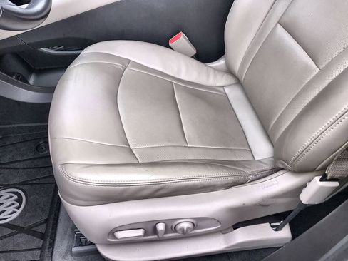 Used 2021 Buick Enclave Essence w/ Sound and Sites Package image 12