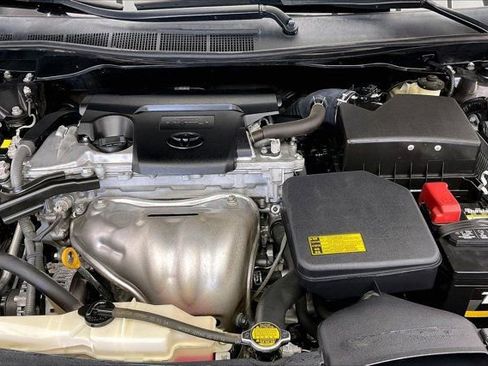 Used 2014 Toyota Camry SE FWD image 9