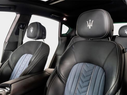 Used 2023 Maserati Levante GT AWD/4WD image 3